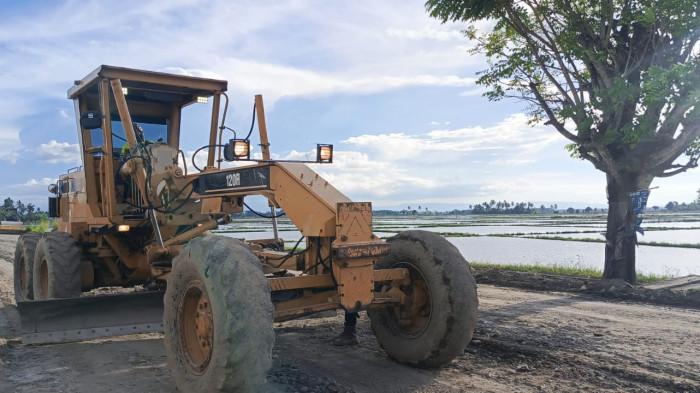 Bupati Sidrap Gerak Cepat Turunkan Alat Berat Perbaiki Jalan Rusak di Dongi dan Bulucenrana