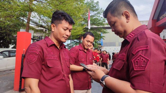 Marak Judi Online, Kepala Bapas Makassar Lakukan Pengecekan Handphone Pegawai