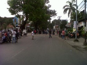 HMI Makassar dan Polisi Bentrok, 4 Mahasiswa Dilarikan ke Rumah Sakit