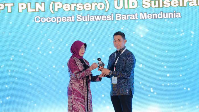Program TJSL PLN UID Sulselrabar Raih Dua Silver Award di CSR & PDB 2025