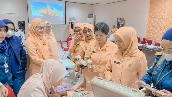 Instaperfect Kenalkan Make Up Simpel dan Elegan ke DWP Kesyahbandaran Utama Makassar - DWP-Syahbandar1.jpg