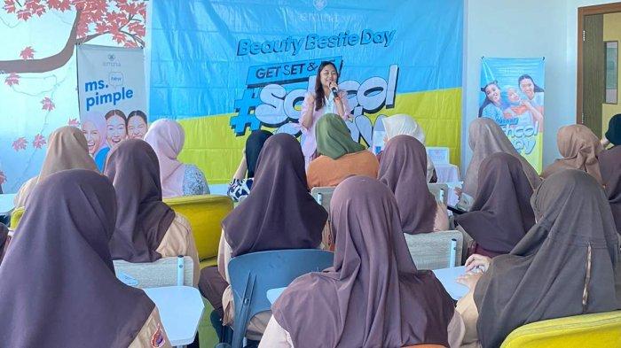 Edukasi Kesehatan Kulit Melalui Emina Beauty Besti Day di SMA Al Izhar Cendekia