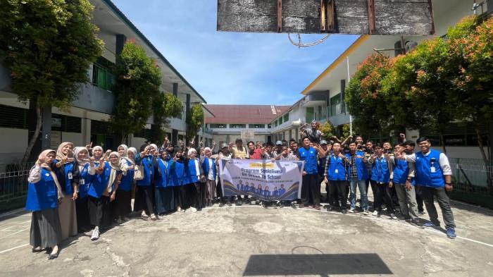 Gandeng WALHI, Mahasiswa KKP Fisip Unismuh Ajak Siswa Makassar Peduli Lingkungan