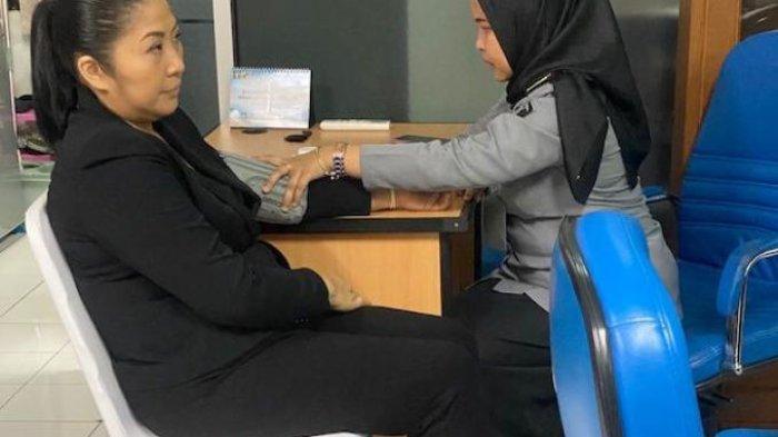 Penampilan Putri Candrawathi Istri Ferdy Sambo saat Dieksekusi ke Lapas Jadi Sorotan, Wajah Pucat