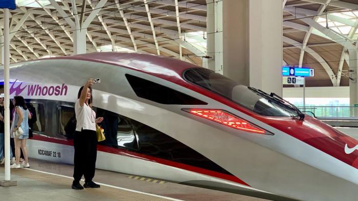 Mengapa KPK Baru Berani Umumkan Usut Proyek Kereta Cepat Whoosh?