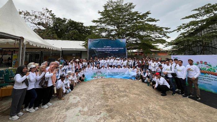 PLN UIP Sulawesi Gelar Aksi Bersih-bersih Lingkungan Bersama Komunitas Peduli Lingkungan Untia