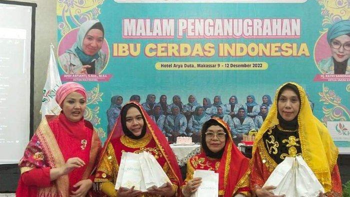 Wardah Meriahkan Malam Penganugrahan Ibu Cerdas Indonesia