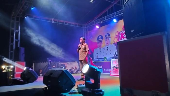 Dekat dengan Warga, Bupati Syaharuddin Alrif Hadir dan Sapa Pengunjung Kalosi Fest 2025