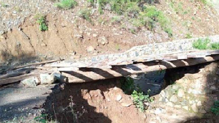 Jembatan Lintas Desa di Bulo-bulo Barru Nyaris Putus Akibat Abrasi