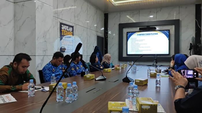Peserta Forum Komunikasi Pengguna Layanan Publik Imigrasi Makassar Puji Layanan 'Eazy Passport' - Konsultasi-pelayanan-imigrasi-Makassar.jpg