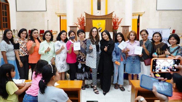 Prita Barlina Gandeng Makeover Gelar Pelatihan Tata Rias Dasar Di Gereja Laharoi Tello Baru