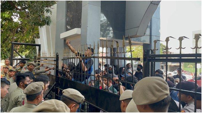 Ammar Demo di Kantor Gubernur Tolak Suhartina Bohari Plt Bupati Maros, Pemprov: Tak Ada Proses Hukum