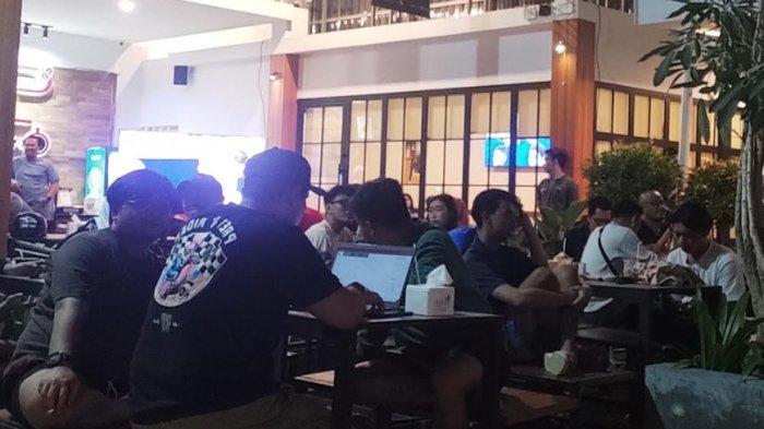 Suasana Nonton Bersama Laga Inggris vs Iran di Plazgozz Cafe, Teriakan Gol Menggema dan Ada Kuis