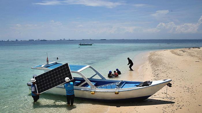 SuperSUN PLN Terangi Pulau Samalona, Dorong Wisata Hijau Berkelanjutan - PLTS-SUPERSUN_Pulau-Samalona-Makassar_02.jpg