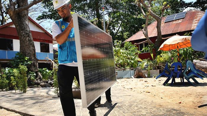 SuperSUN PLN Terangi Pulau Samalona, Dorong Wisata Hijau Berkelanjutan - PLTS-SUPERSUN_Pulau-Samalona-Makassar_03.jpg