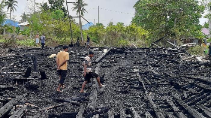 Polisi Selidiki Penyebab Kebakaran Kapal Haji Kadir Pengusaha Maros di Selayar, Dibangun Sejak 2014