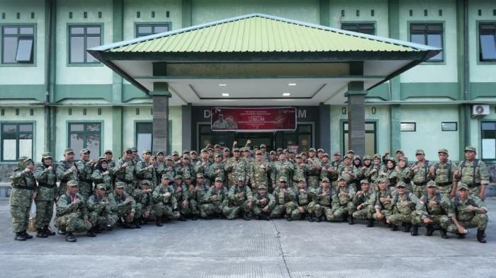 RETREAT KADES  - Pembukaan Retret 80 kepala desa dari 14 kecamatan di Kabupaten Maros di Markas Brigif 3/TBS Kostrad Kariango, Kamis (21/8/2025) kemarin
