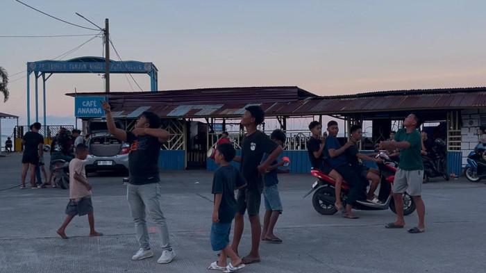 Layangan Ancam Keselamatan Pengendara di Sekitar Pelabuhan Tanjung Ringgit Palopo