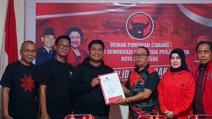2 Mantan Birokrat Pemkot Makassar Kembalikan Formulir Calon Wali Kota ke PDIP