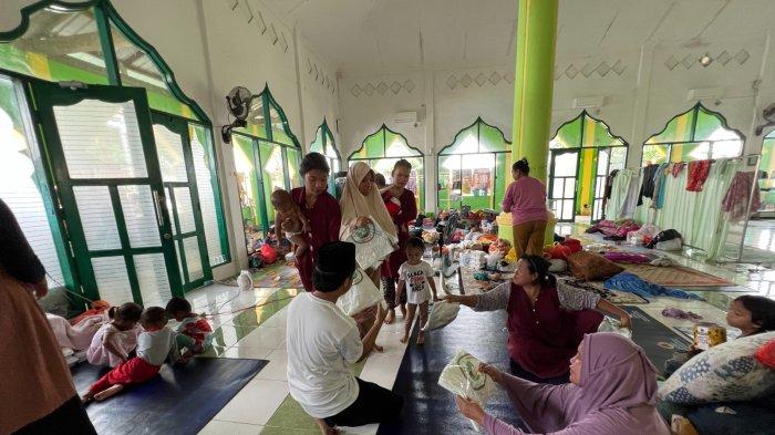 Santri Dukung Ganjar Sulsel Bantu Korban Banjir di Makassar