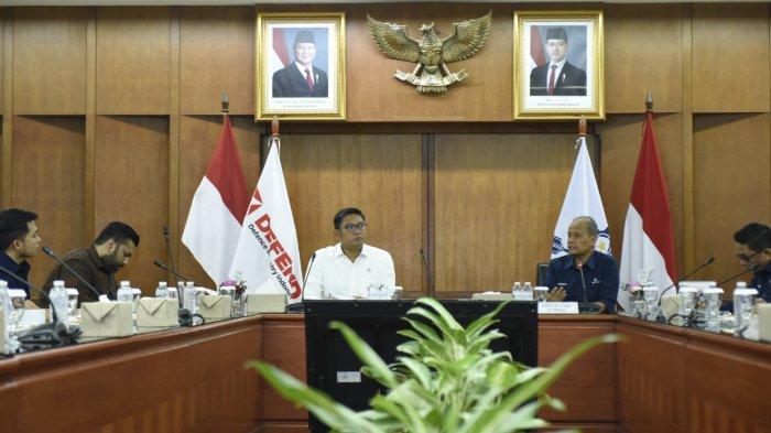 Dorong Kemandirian Pangan Indonesia, Wamentan Sudaryono Dukung PT Pindad Produksi Alsintan