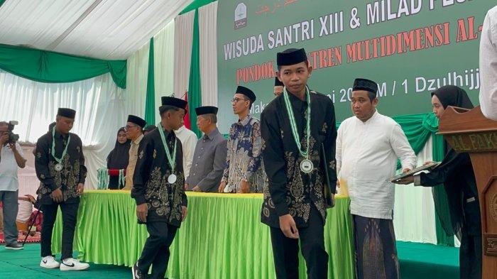 Ponpes Multidimensi Al Fakhriyah Makassar Cetak 36 Wisudawan MA dan 75 Lulusan MTs