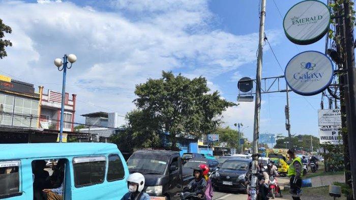 Pecah Ban Pemicu Kecelakaan Truk Pengangkut Buku di Maros Sulsel