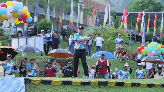 120 Peserta Meriahkan Tunamen Golf HUT ke-57 PT Semen Tonasa