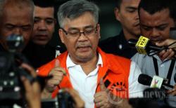 Pengacara: Akil tak Merokok, Apalagi Pakai Ganja