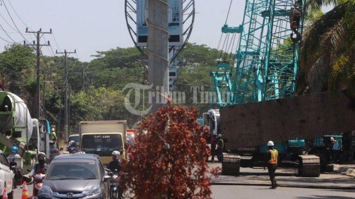 FOTO: Separuh Jl Metro Tanjung Bunga Ditutup Sementara