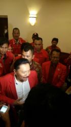 Pakai Jas Merah, AM Hendropriyono Jadi Calon Ketum PKPI?