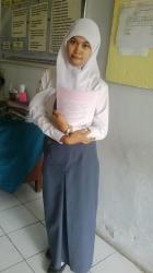Jelang UN, Anisa Maghfira Bawa Catatan Kecil