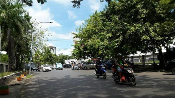 Lalu Lintas di Jl Sultan Hasanuddin Makassar Lancar