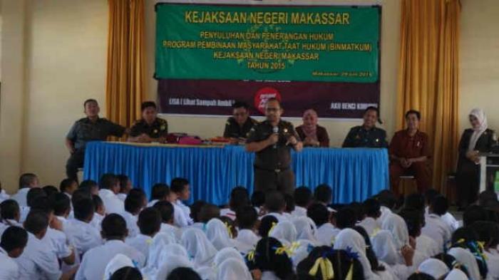 Hindari Korupsi, Materi Sosialisaasi Hukum Kejari Makassar di SMA 2