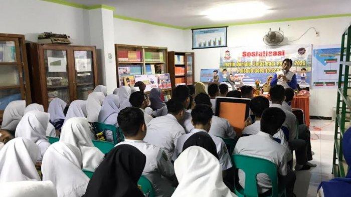 AMM Gandeng Dishub Makassar Gelar Sosialisasi Safety Riding