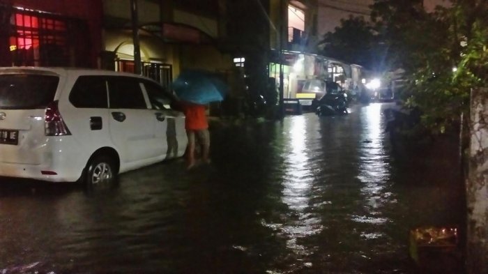 Genangan Dalam dan Merata di Toddopuli 4, Motor Matik Mogok