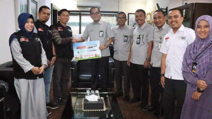 Bank Sulselbar Salurkan Bantuan 7 Sapi Kurban ke Lombok