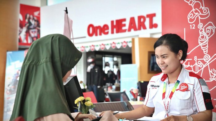FOTO: Jelang Mudik, Permintaan Servis Motor Meningkat - bengkel_20170616_003349.jpg