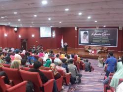 Dekan FT UNM Luncurkan Buku Biografi