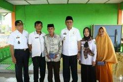 Pemkab Barru Salurkan Bantuan ke Korban Angin Kencang di Desa Nepo