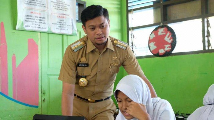 Bupati Adnan Purichta Ichsan Pantau UNBK di SMPN 1 Sungguminasa Gowa