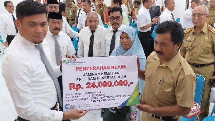 BP Jamsostek Santuni Dua PNS yang Meninggal di Gowa