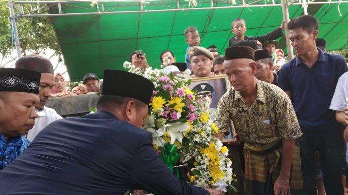 Bupati Hadiri Pemakaman Mantan Bupati Pangkep, Ini Kesannya