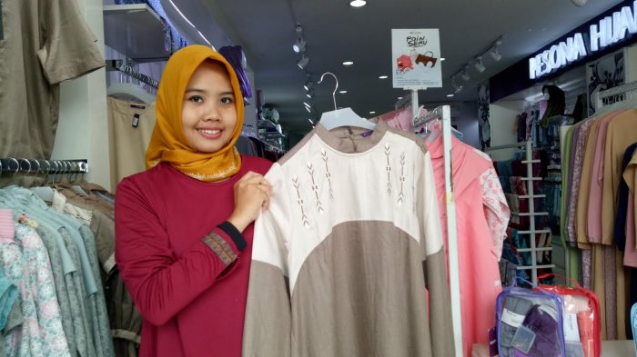 Koleksi Baju Lebaran Elzatta Bertema Batik Nusantara