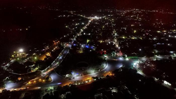 FOTO DRONE: Cantik, Begini Suasana Kota Jeneponto di Malam Hari - cahaya-lampu-kabupaten-jeneponto_20160502_001402.jpg