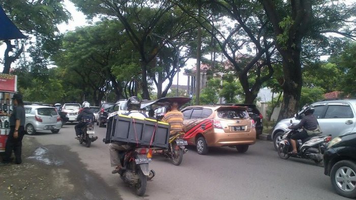 Macet di Jl Hertasning Makassar, Sebaiknya Lewat Jalan Ini
