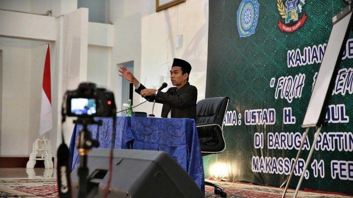 FOTO: Ustad Abdul Somad Bahas Fiqih Perempuan di Rujab Gubernur Sulsel - dai-sejuta1.jpg