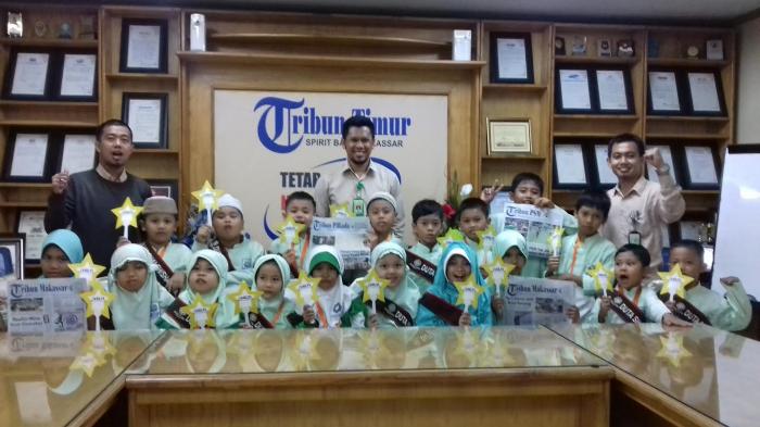 Siswa SD Islam Terpadu Nurul Fikri Makassar Kunjungi Tribun Timur