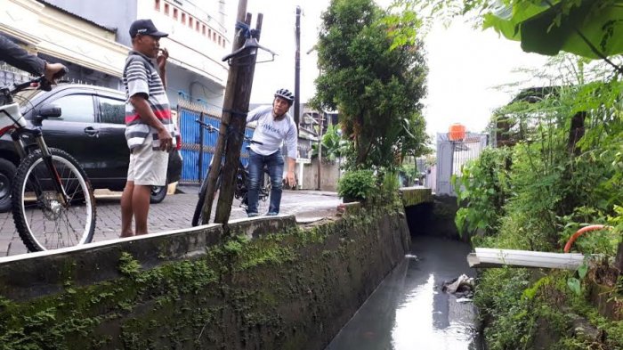 Bersepeda ke Balaikota, Deng Ical Pantau Kondisi Drainase di Makassar