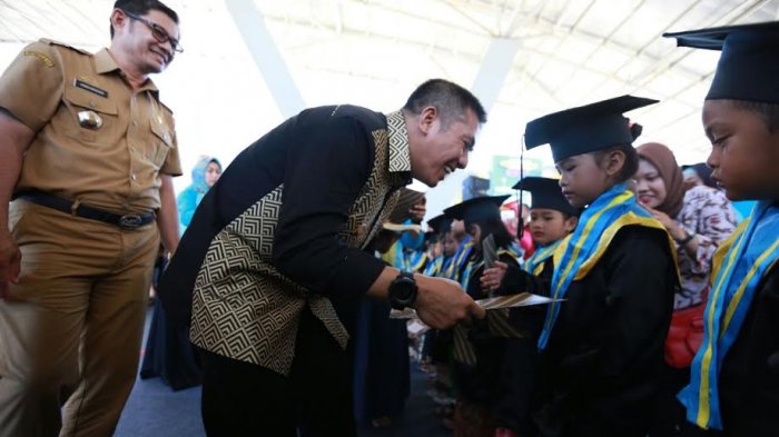 Hadiri Penamatan 2000 Peserta Didik PAUD, ini Pesan Deng Ical